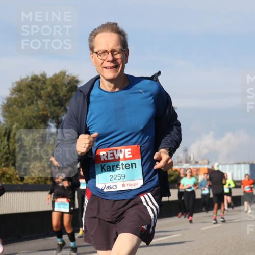 03.10.2025 - Köhlbrandbrückenlauf Luisa Fischer http://msf.ph/oto/9019373 03.10.2025 11:10:05 Position 3 2366, 2259 meine-sportfotos.de