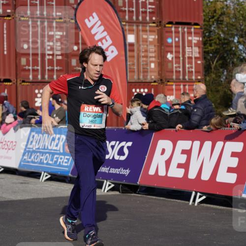 03.10.2025 - Köhlbrandbrückenlauf Michael Burmester http://msf.ph/oto/9019387 03.10.2025 10:20:02 Ziel 1282, 1585, 1672, 1795, 1811, 2055, 2854, 2855, 3407, 3417, 3697, 3770, 3840 meine-sportfotos.de