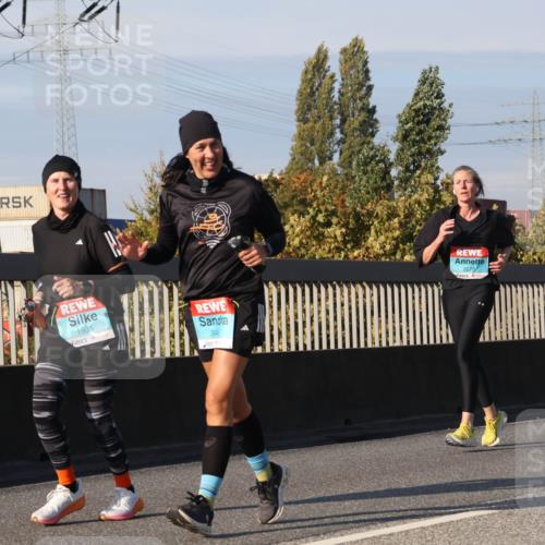 03.10.2025 - Köhlbrandbrückenlauf Luisa Fischer http://msf.ph/oto/9019389 03.10.2025 11:10:08 Position 3 1935, 3044, 3670 meine-sportfotos.de