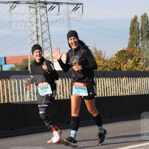 03.10.2025 - Köhlbrandbrückenlauf Luisa Fischer http://msf.ph/oto/9019390 03.10.2025 11:10:08 Position 3 780, 1935, 3044, 3670 meine-sportfotos.de
