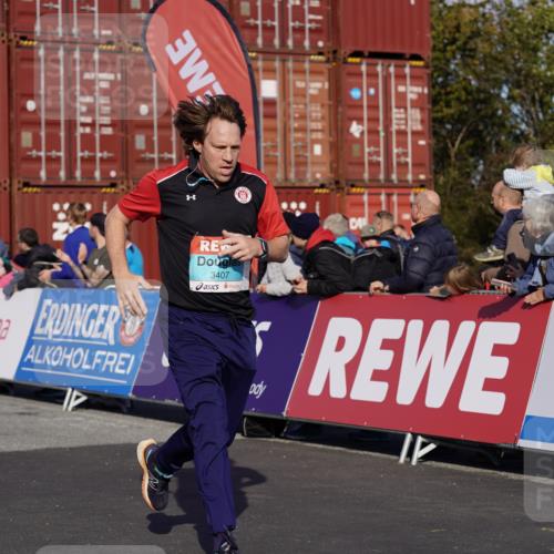 03.10.2025 - Köhlbrandbrückenlauf Michael Burmester http://msf.ph/oto/9019391 03.10.2025 10:20:02 Ziel 1282, 1585, 1672, 1795, 1811, 2055, 2854, 2855, 3407, 3417, 3697, 3770, 3840 meine-sportfotos.de
