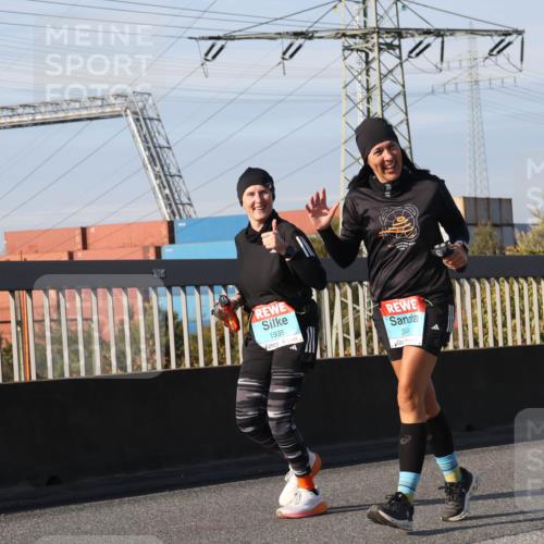 03.10.2025 - Köhlbrandbrückenlauf Luisa Fischer http://msf.ph/oto/9019392 03.10.2025 11:10:09 Position 3 780, 1935, 3044 meine-sportfotos.de