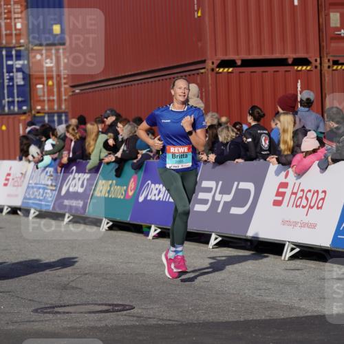 03.10.2025 - Köhlbrandbrückenlauf Michael Burmester http://msf.ph/oto/9019400 03.10.2025 10:20:04 Ziel 1737, 1746, 2018, 2055, 2854, 2855, 3407, 3417, 3697, 3840 meine-sportfotos.de