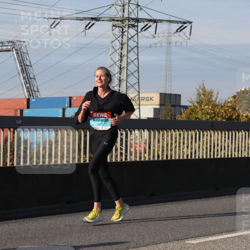 03.10.2025 - Köhlbrandbrückenlauf Luisa Fischer http://msf.ph/oto/9019401 03.10.2025 11:10:10 Position 3 780, 3670 meine-sportfotos.de