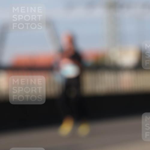 03.10.2025 - Köhlbrandbrückenlauf Luisa Fischer http://msf.ph/oto/9019403 03.10.2025 11:10:10 Position 3  meine-sportfotos.de