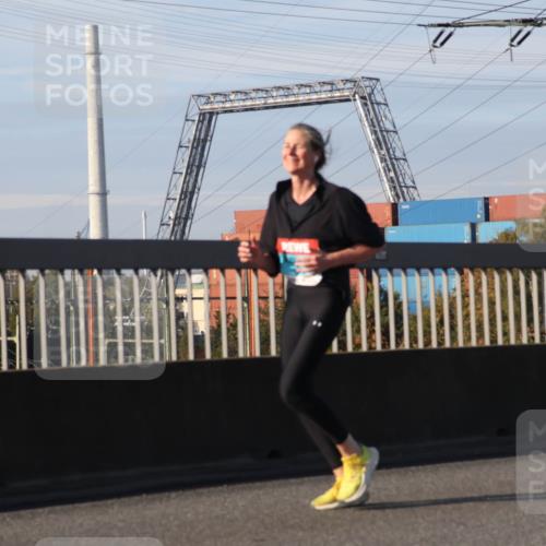 03.10.2025 - Köhlbrandbrückenlauf Luisa Fischer http://msf.ph/oto/9019405 03.10.2025 11:10:11 Position 3  meine-sportfotos.de