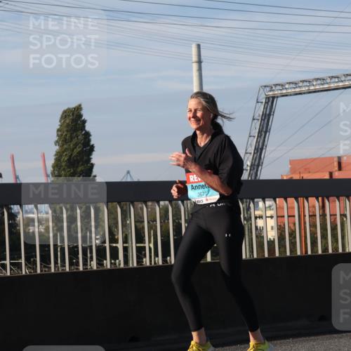 03.10.2025 - Köhlbrandbrückenlauf Luisa Fischer http://msf.ph/oto/9019407 03.10.2025 11:10:11 Position 3 3670, 780 meine-sportfotos.de