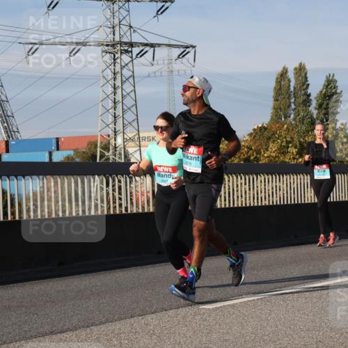 03.10.2025 - Köhlbrandbrückenlauf Luisa Fischer http://msf.ph/oto/9019417 03.10.2025 11:10:13 Position 3 780, 2681, 2676 meine-sportfotos.de