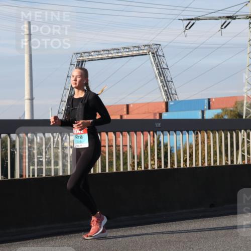 03.10.2025 - Köhlbrandbrückenlauf Luisa Fischer http://msf.ph/oto/9019435 03.10.2025 11:10:16 Position 3 2216, 780 meine-sportfotos.de
