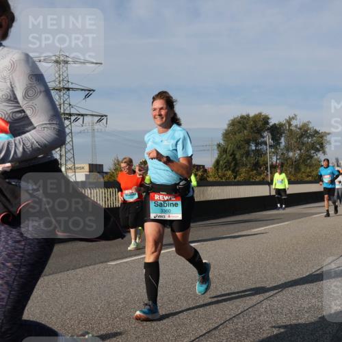 03.10.2025 - Köhlbrandbrückenlauf Luisa Fischer http://msf.ph/oto/9019445 03.10.2025 11:10:18 Position 3 3360 meine-sportfotos.de
