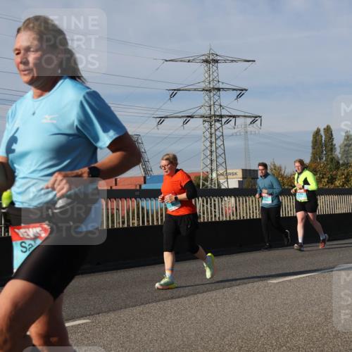 03.10.2025 - Köhlbrandbrückenlauf Luisa Fischer http://msf.ph/oto/9019454 03.10.2025 11:10:19 Position 3  meine-sportfotos.de