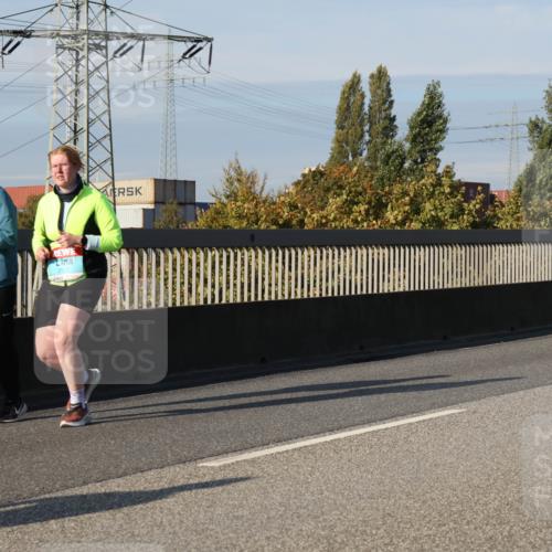 03.10.2025 - Köhlbrandbrückenlauf Luisa Fischer http://msf.ph/oto/9019469 03.10.2025 11:10:21 Position 3 780, 2092, 2112 meine-sportfotos.de