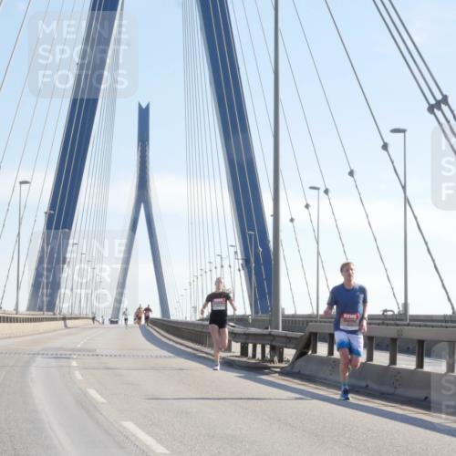 03.10.2025 - Köhlbrandbrückenlauf Matties Gatica Varas http://msf.ph/oto/9019471 03.10.2025 12:18:30 Position 1  meine-sportfotos.de
