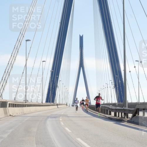 03.10.2025 - Köhlbrandbrückenlauf Matties Gatica Varas http://msf.ph/oto/9019500 03.10.2025 12:18:43 Position 1  meine-sportfotos.de