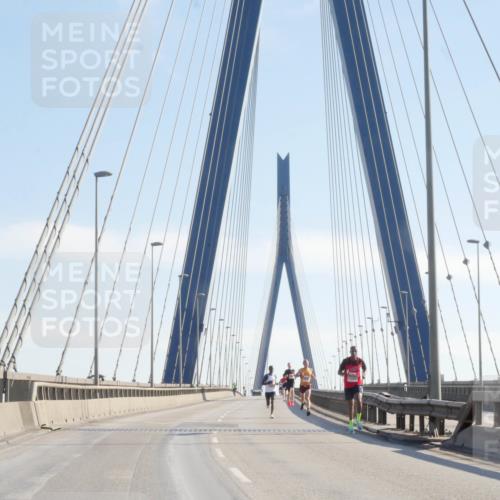 03.10.2025 - Köhlbrandbrückenlauf Matties Gatica Varas http://msf.ph/oto/9019501 03.10.2025 12:18:44 Position 1  meine-sportfotos.de
