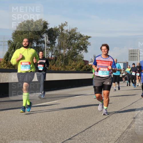 03.10.2025 - Köhlbrandbrückenlauf Luisa Fischer http://msf.ph/oto/9019505 03.10.2025 11:10:25 Position 3 2286, 1949, 2935 meine-sportfotos.de