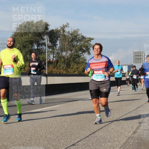 03.10.2025 - Köhlbrandbrückenlauf Luisa Fischer http://msf.ph/oto/9019507 03.10.2025 11:10:25 Position 3 1949, 2935 meine-sportfotos.de