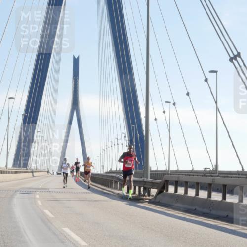 03.10.2025 - Köhlbrandbrückenlauf Matties Gatica Varas http://msf.ph/oto/9019512 03.10.2025 12:18:45 Position 1  meine-sportfotos.de