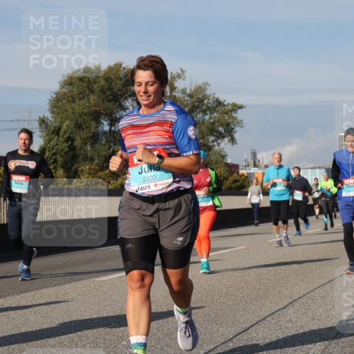 03.10.2025 - Köhlbrandbrückenlauf Luisa Fischer http://msf.ph/oto/9019519 03.10.2025 11:10:27 Position 3 2935 meine-sportfotos.de