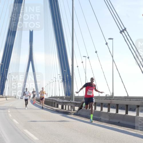 03.10.2025 - Köhlbrandbrückenlauf Matties Gatica Varas http://msf.ph/oto/9019521 03.10.2025 12:18:47 Position 1  meine-sportfotos.de
