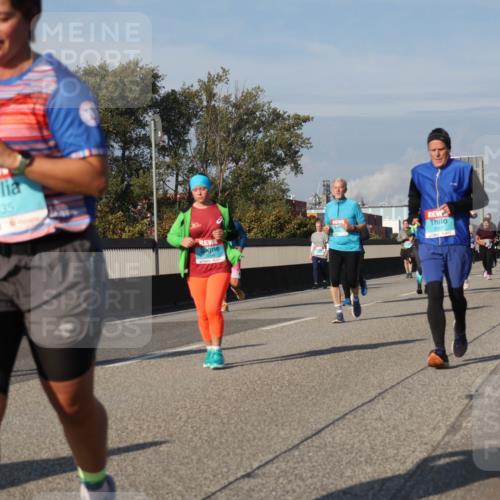 03.10.2025 - Köhlbrandbrückenlauf Luisa Fischer http://msf.ph/oto/9019525 03.10.2025 11:10:27 Position 3 2935 meine-sportfotos.de