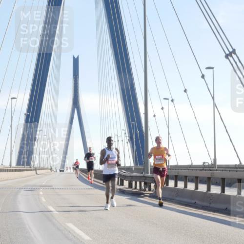 03.10.2025 - Köhlbrandbrückenlauf Matties Gatica Varas http://msf.ph/oto/9019547 03.10.2025 12:18:51 Position 1  meine-sportfotos.de