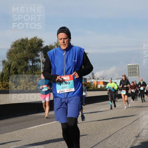 03.10.2025 - Köhlbrandbrückenlauf Luisa Fischer http://msf.ph/oto/9019549 03.10.2025 11:10:30 Position 3 2067 meine-sportfotos.de