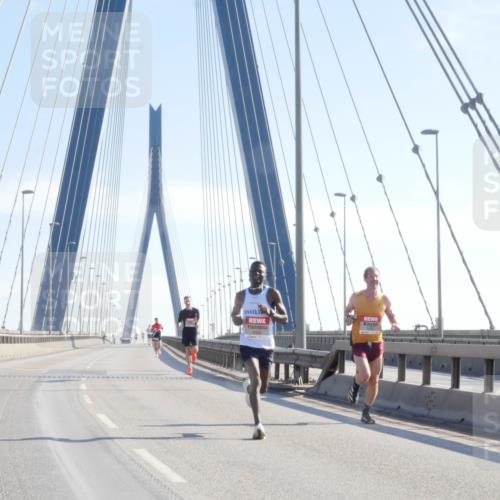 03.10.2025 - Köhlbrandbrückenlauf Matties Gatica Varas http://msf.ph/oto/9019551 03.10.2025 12:18:51 Position 1  meine-sportfotos.de
