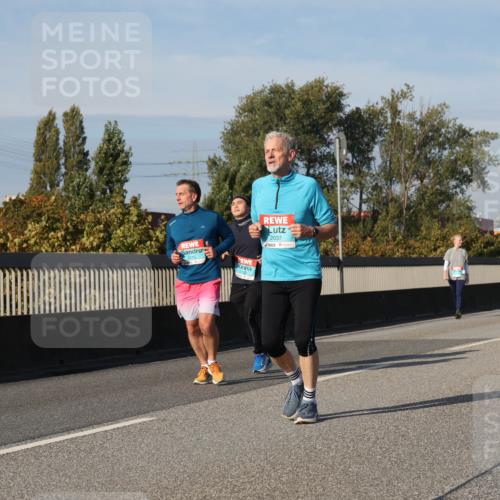 03.10.2025 - Köhlbrandbrückenlauf Luisa Fischer http://msf.ph/oto/9019567 03.10.2025 11:10:32 Position 3 2037 meine-sportfotos.de