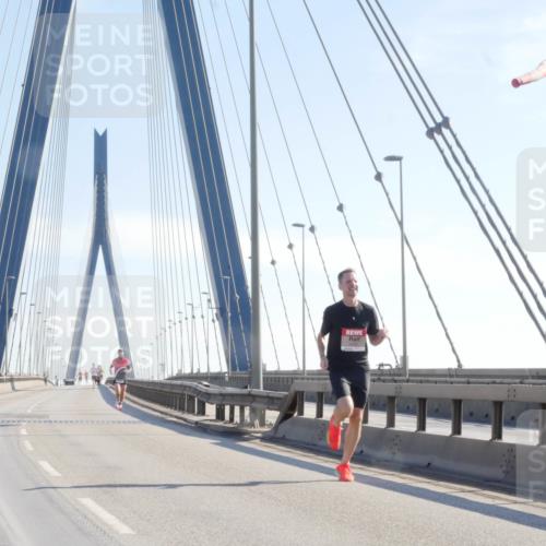 03.10.2025 - Köhlbrandbrückenlauf Matties Gatica Varas http://msf.ph/oto/9019583 03.10.2025 12:18:56 Position 1  meine-sportfotos.de