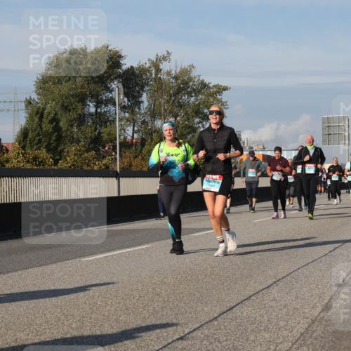 03.10.2025 - Köhlbrandbrückenlauf Luisa Fischer http://msf.ph/oto/9019592 03.10.2025 11:10:34 Position 3 001 meine-sportfotos.de