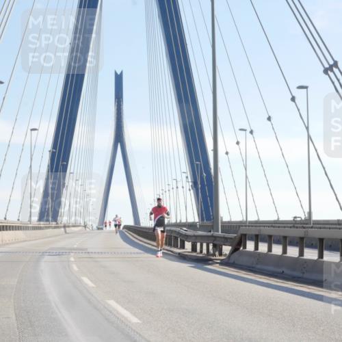 03.10.2025 - Köhlbrandbrückenlauf Matties Gatica Varas http://msf.ph/oto/9019609 03.10.2025 12:19:00 Position 1  meine-sportfotos.de
