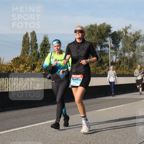 03.10.2025 - Köhlbrandbrückenlauf Luisa Fischer http://msf.ph/oto/9019611 03.10.2025 11:10:37 Position 3 2845 meine-sportfotos.de