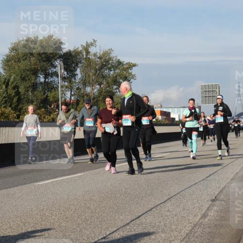 03.10.2025 - Köhlbrandbrückenlauf Luisa Fischer http://msf.ph/oto/9019626 03.10.2025 11:10:39 Position 3  meine-sportfotos.de