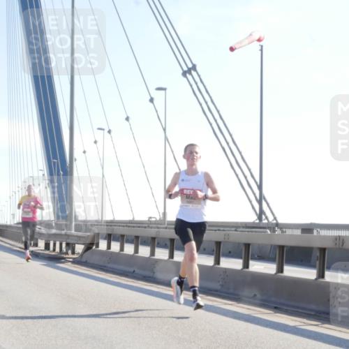 03.10.2025 - Köhlbrandbrückenlauf Matties Gatica Varas http://msf.ph/oto/9019653 03.10.2025 12:19:20 Position 1  meine-sportfotos.de