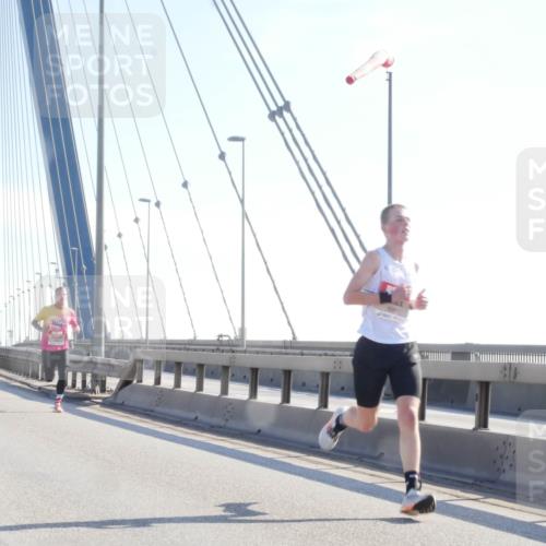03.10.2025 - Köhlbrandbrückenlauf Matties Gatica Varas http://msf.ph/oto/9019657 03.10.2025 12:19:20 Position 1  meine-sportfotos.de