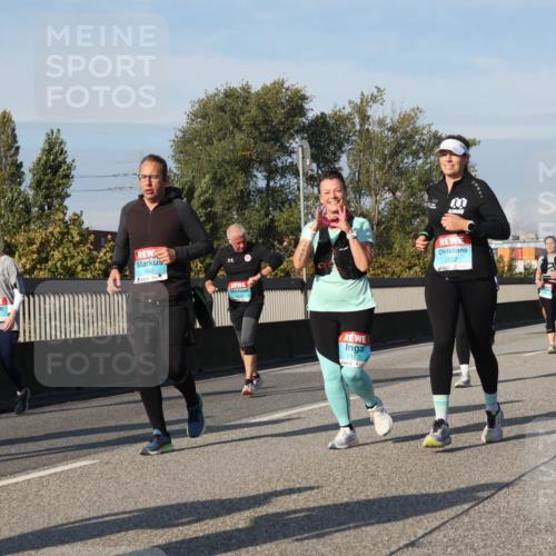 03.10.2025 - Köhlbrandbrückenlauf Luisa Fischer http://msf.ph/oto/9019675 03.10.2025 11:10:43 Position 3 1942, 2177, 2922, 3 meine-sportfotos.de