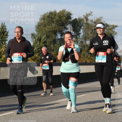 03.10.2025 - Köhlbrandbrückenlauf Luisa Fischer http://msf.ph/oto/9019677 03.10.2025 11:10:44 Position 3 1942, 2177, 2922 meine-sportfotos.de