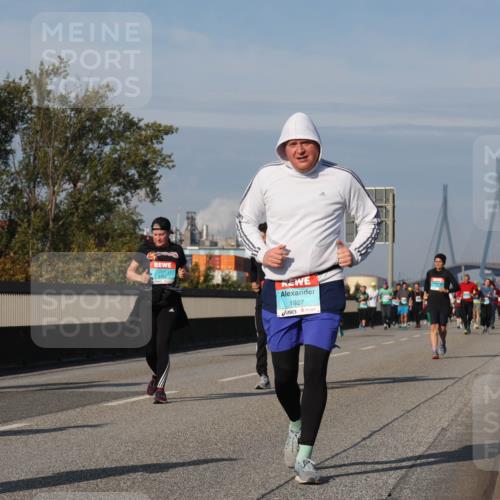 03.10.2025 - Köhlbrandbrückenlauf Luisa Fischer http://msf.ph/oto/9019693 03.10.2025 11:11:01 Position 3 3754, 1927 meine-sportfotos.de