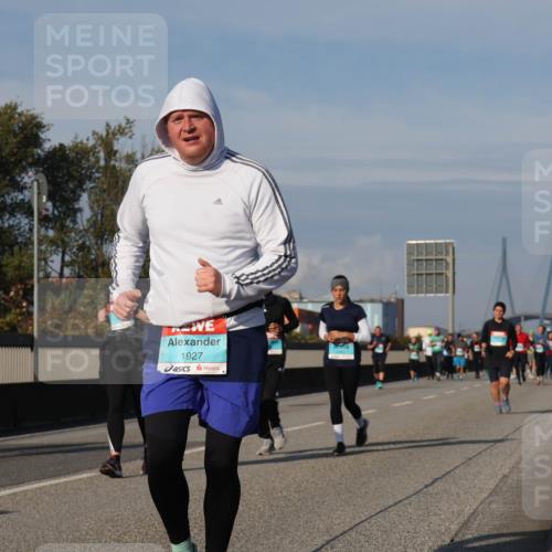 03.10.2025 - Köhlbrandbrückenlauf Luisa Fischer http://msf.ph/oto/9019708 03.10.2025 11:11:02 Position 3 1927 meine-sportfotos.de