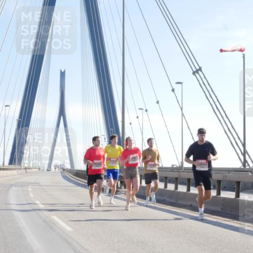 03.10.2025 - Köhlbrandbrückenlauf Matties Gatica Varas http://msf.ph/oto/9019709 03.10.2025 12:19:37 Position 1  meine-sportfotos.de