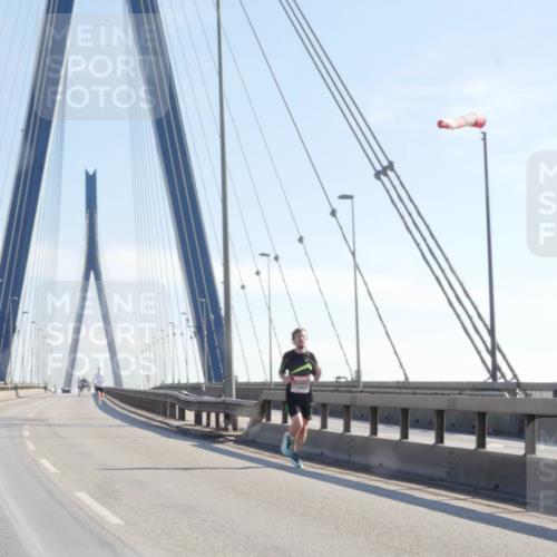 03.10.2025 - Köhlbrandbrückenlauf Matties Gatica Varas http://msf.ph/oto/9019733 03.10.2025 12:19:40 Position 1  meine-sportfotos.de