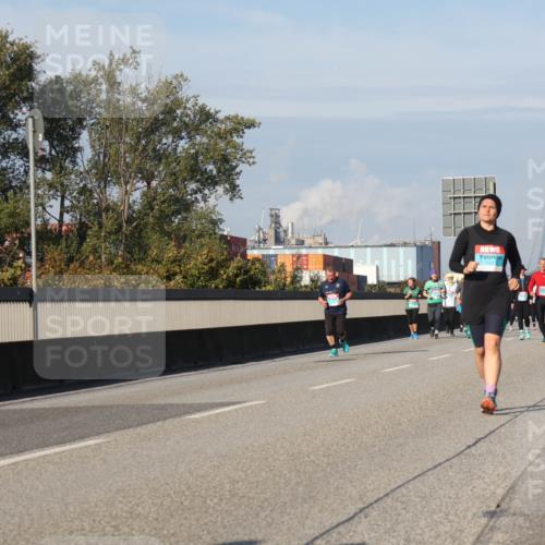 03.10.2025 - Köhlbrandbrückenlauf Luisa Fischer http://msf.ph/oto/9019749 03.10.2025 11:11:08 Position 3  meine-sportfotos.de