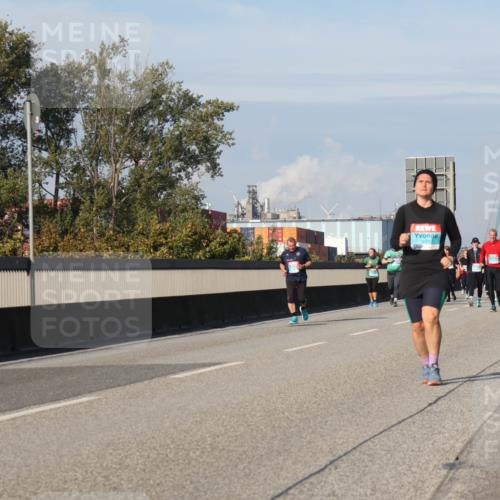 03.10.2025 - Köhlbrandbrückenlauf Luisa Fischer http://msf.ph/oto/9019755 03.10.2025 11:11:08 Position 3  meine-sportfotos.de