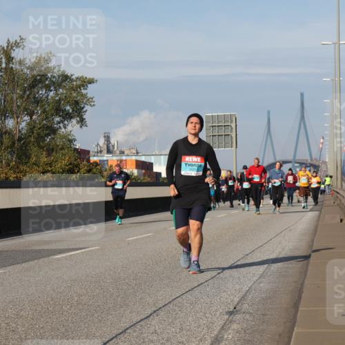 03.10.2025 - Köhlbrandbrückenlauf Luisa Fischer http://msf.ph/oto/9019764 03.10.2025 11:11:09 Position 3 2621 meine-sportfotos.de