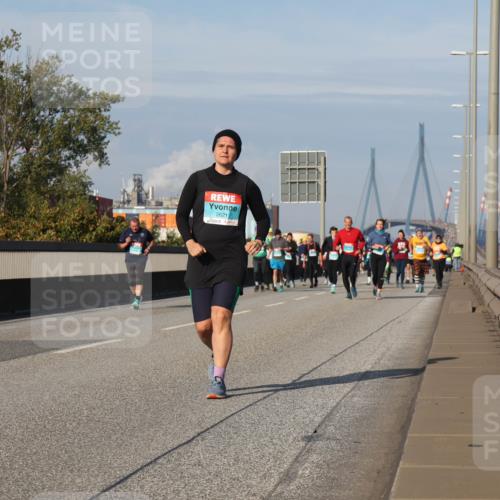 03.10.2025 - Köhlbrandbrückenlauf Luisa Fischer http://msf.ph/oto/9019770 03.10.2025 11:11:10 Position 3 2621 meine-sportfotos.de
