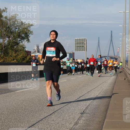 03.10.2025 - Köhlbrandbrückenlauf Luisa Fischer http://msf.ph/oto/9019772 03.10.2025 11:11:10 Position 3 2621 meine-sportfotos.de