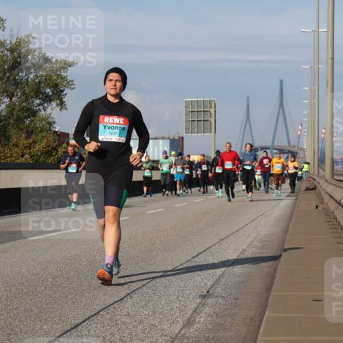 03.10.2025 - Köhlbrandbrückenlauf Luisa Fischer http://msf.ph/oto/9019774 03.10.2025 11:11:11 Position 3 2621 meine-sportfotos.de