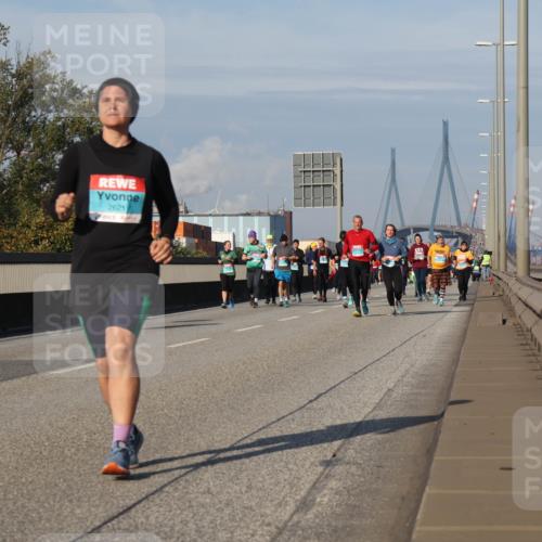 03.10.2025 - Köhlbrandbrückenlauf Luisa Fischer http://msf.ph/oto/9019781 03.10.2025 11:11:11 Position 3 2621 meine-sportfotos.de