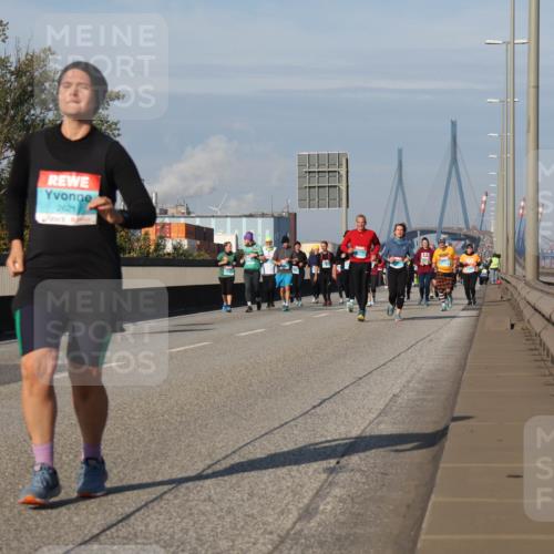03.10.2025 - Köhlbrandbrückenlauf Luisa Fischer http://msf.ph/oto/9019784 03.10.2025 11:11:12 Position 3 2621 meine-sportfotos.de